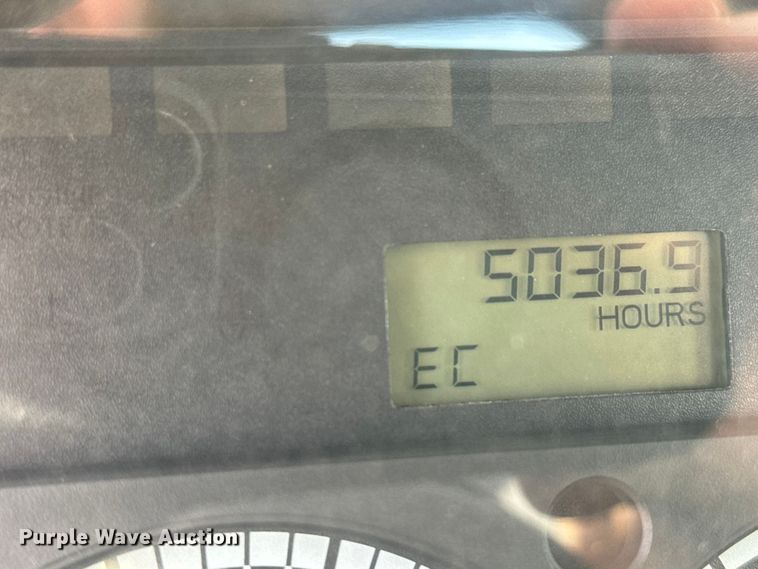 image for item ET4052 2006 Sterling L9500 crane truck