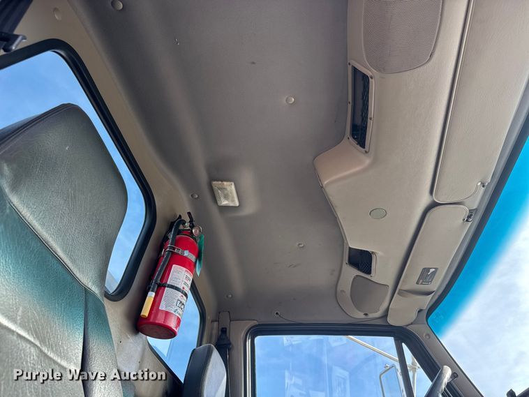 image for item ET4052 2006 Sterling L9500 crane truck