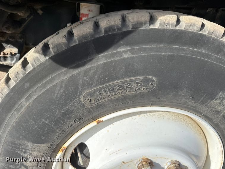 image for item ET4052 2006 Sterling L9500 crane truck