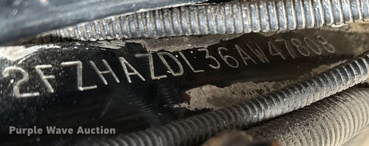 image for item ET4052 2006 Sterling L9500 crane truck