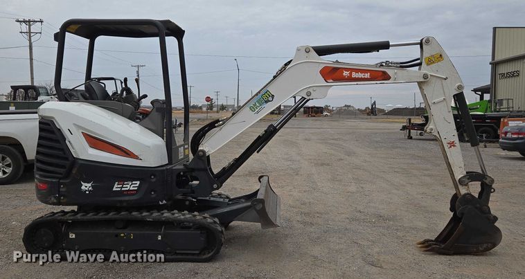 image for item ET5280 2022 Bobcat E32i mini excavator