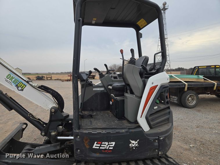 image for item ET5280 2022 Bobcat E32i mini excavator