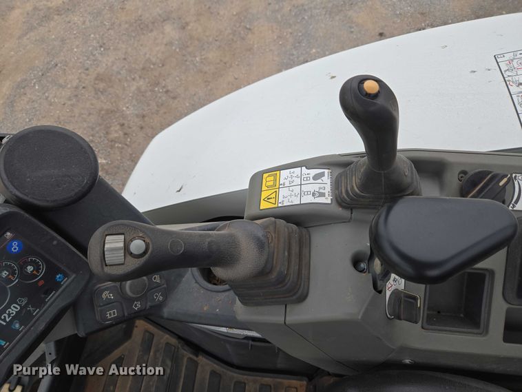 image for item ET5280 2022 Bobcat E32i mini excavator