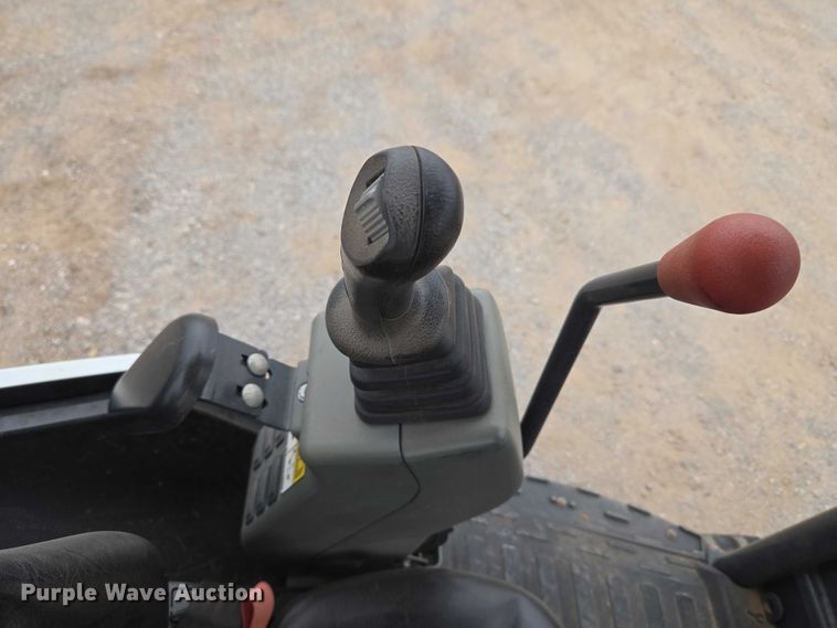 image for item ET5280 2022 Bobcat E32i mini excavator