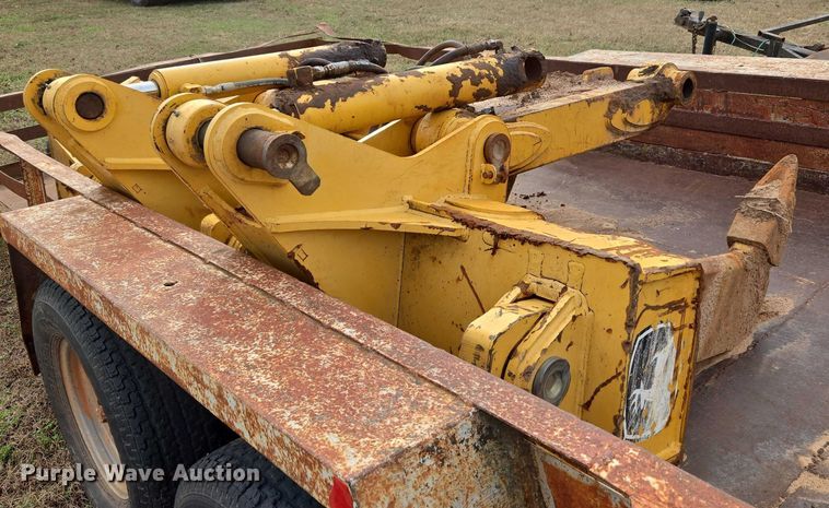 image for item ET5335 John Deere ripper attachment