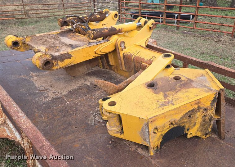image for item ET5335 John Deere ripper attachment