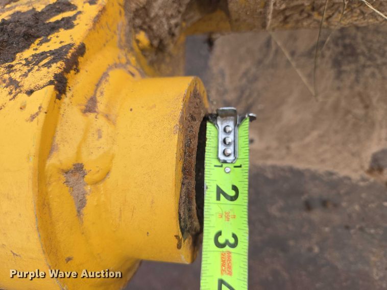 image for item ET5335 John Deere ripper attachment