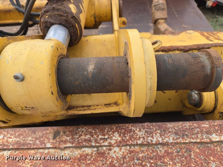 image for item ET5335 John Deere ripper attachment