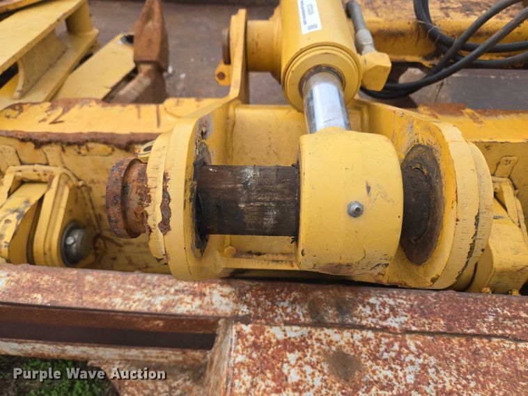 image for item ET5335 John Deere ripper attachment