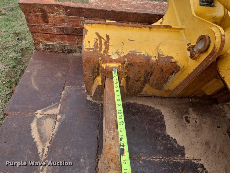 image for item ET5335 John Deere ripper attachment