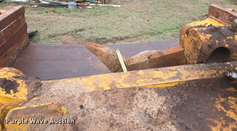 image for item ET5335 John Deere ripper attachment