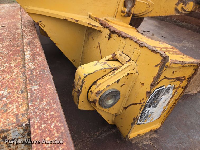 image for item ET5335 John Deere ripper attachment