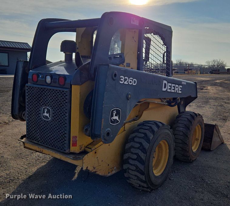 image for item ET5350 2013 John Deere 326D skid steer loader