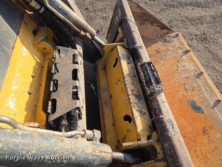 image for item ET5350 2013 John Deere 326D skid steer loader