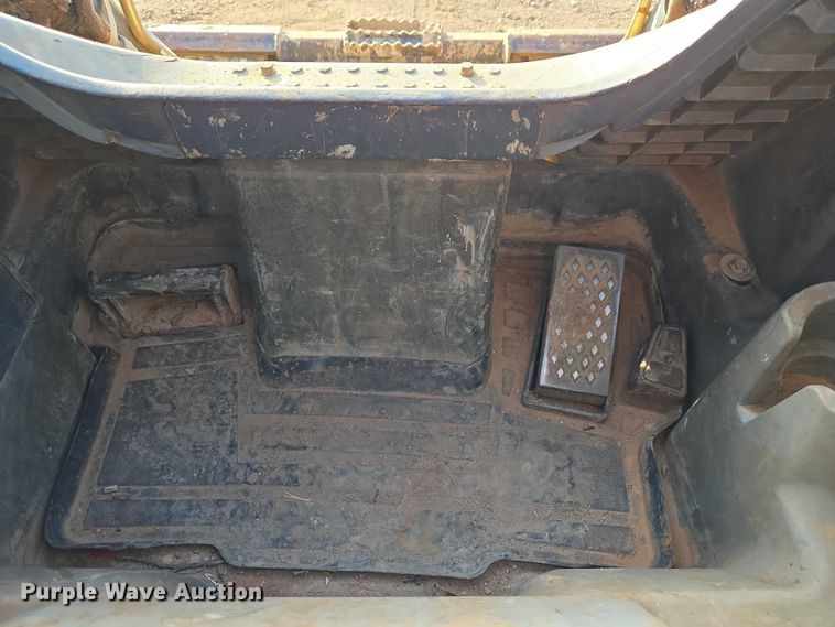 image for item ET5350 2013 John Deere 326D skid steer loader