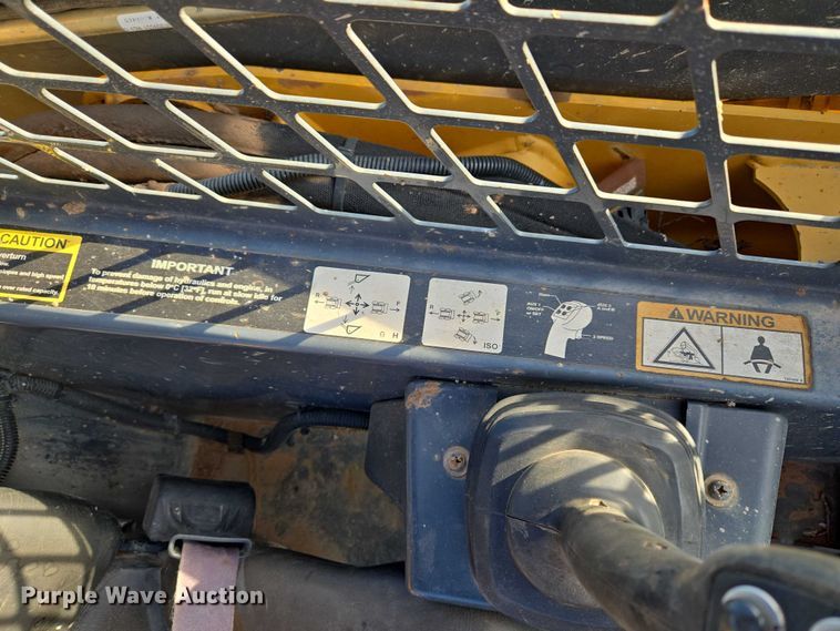 image for item ET5350 2013 John Deere 326D skid steer loader