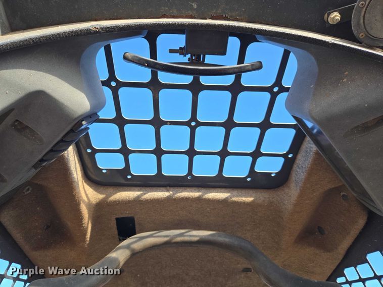 image for item ET5350 2013 John Deere 326D skid steer loader