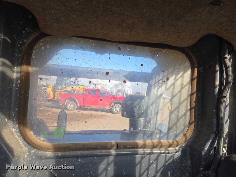 image for item ET5350 2013 John Deere 326D skid steer loader