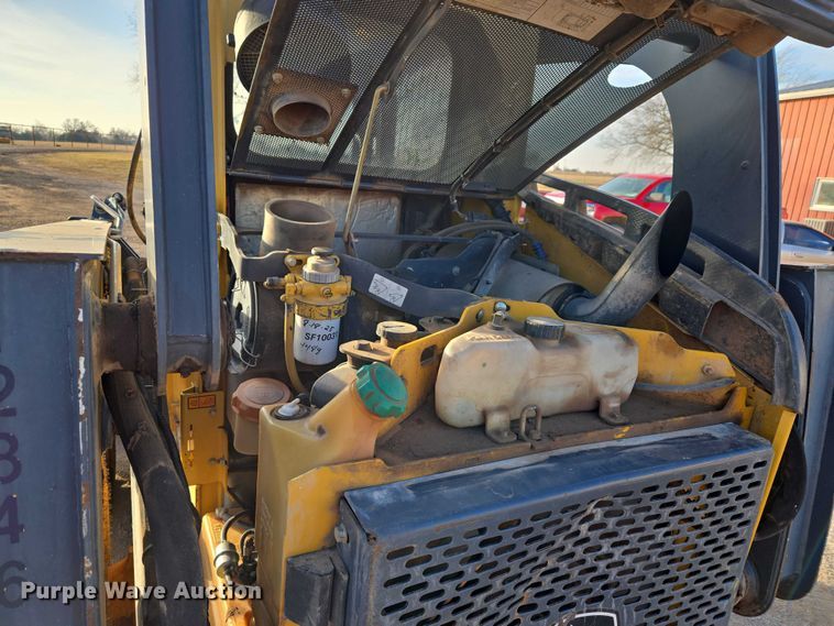 image for item ET5350 2013 John Deere 326D skid steer loader