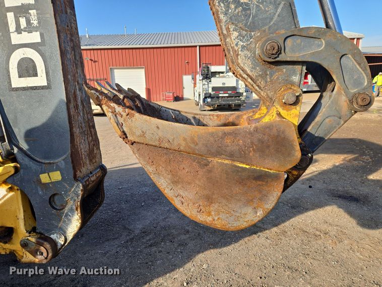 image for item ET5351 2008 John Deere 410J backhoe