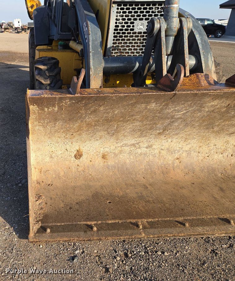 image for item ET5351 2008 John Deere 410J backhoe