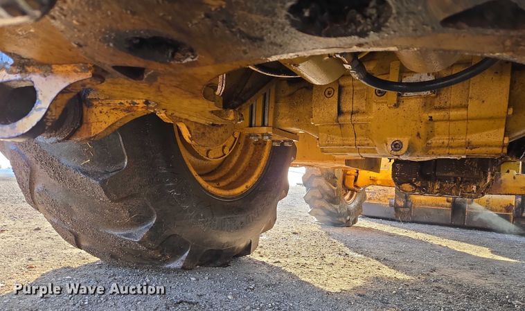 image for item ET5351 2008 John Deere 410J backhoe