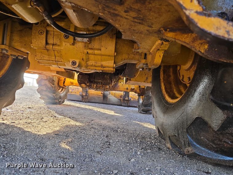 image for item ET5351 2008 John Deere 410J backhoe