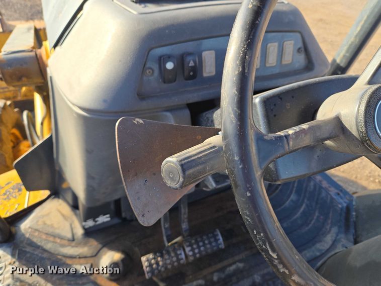 image for item ET5351 2008 John Deere 410J backhoe