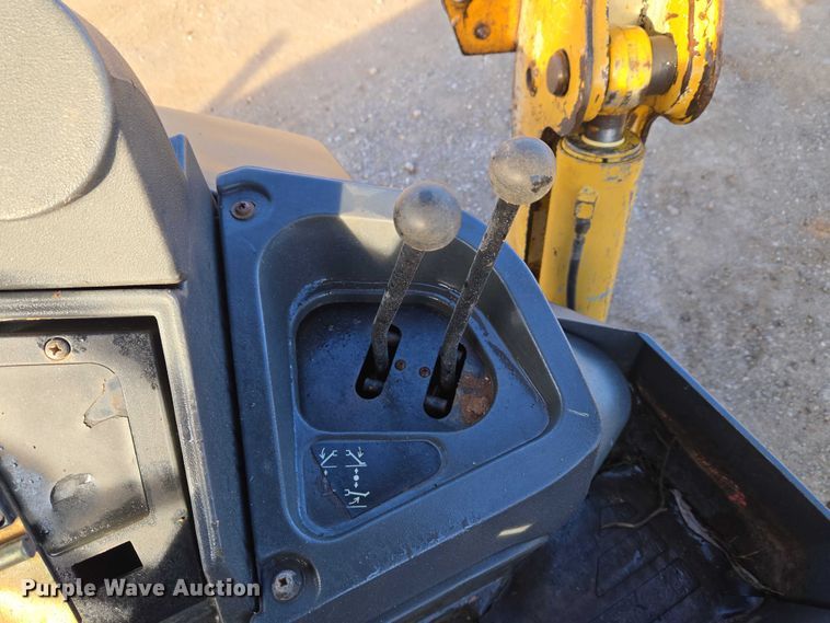 image for item ET5351 2008 John Deere 410J backhoe