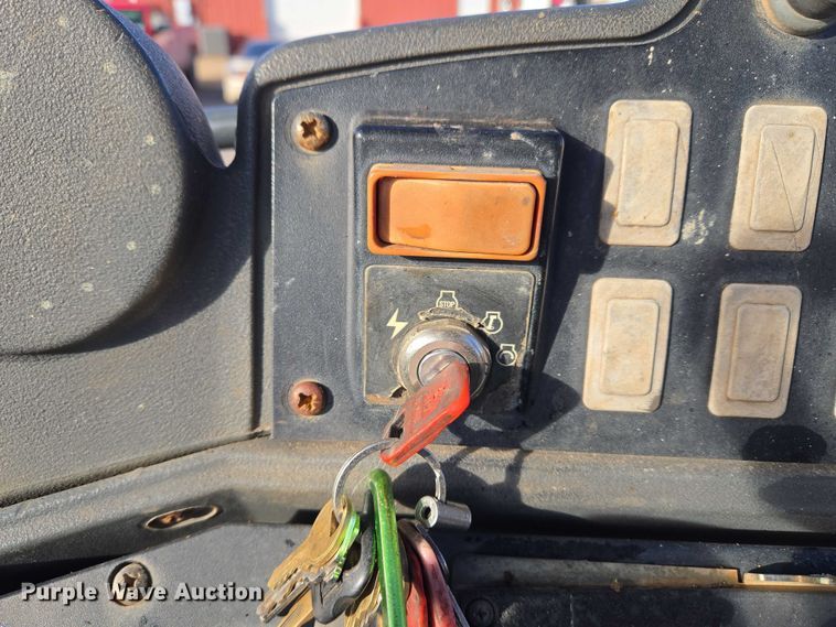 image for item ET5351 2008 John Deere 410J backhoe