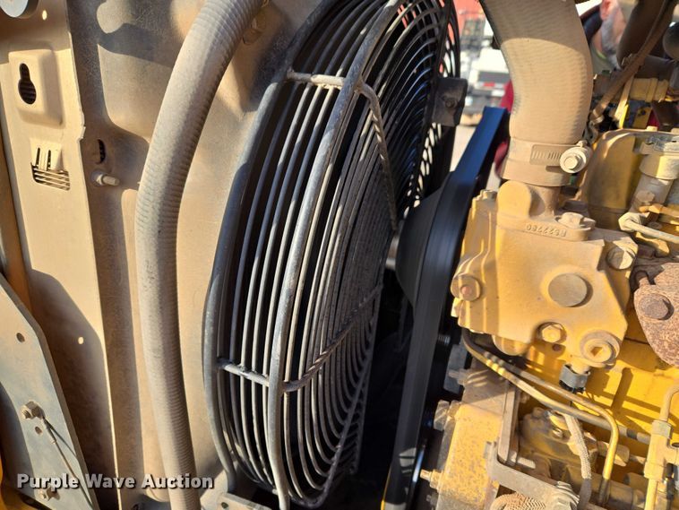 image for item ET5351 2008 John Deere 410J backhoe