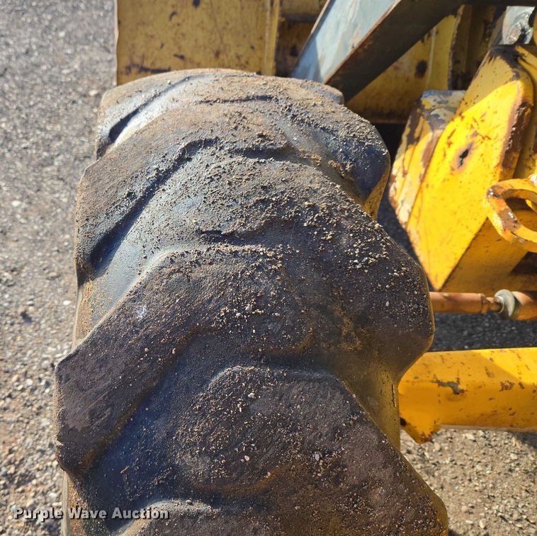 image for item ET5351 2008 John Deere 410J backhoe