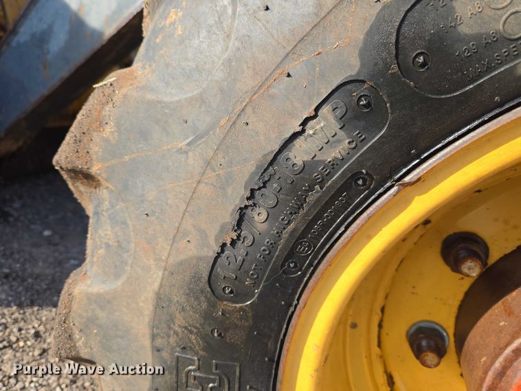 image for item ET5351 2008 John Deere 410J backhoe