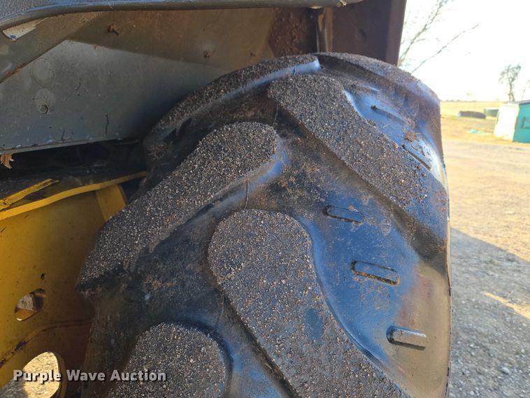 image for item ET5351 2008 John Deere 410J backhoe