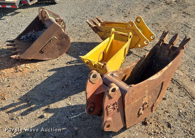 image for item ET5353 (4) backhoe buckets