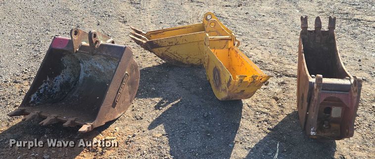 image for item ET5353 (4) backhoe buckets