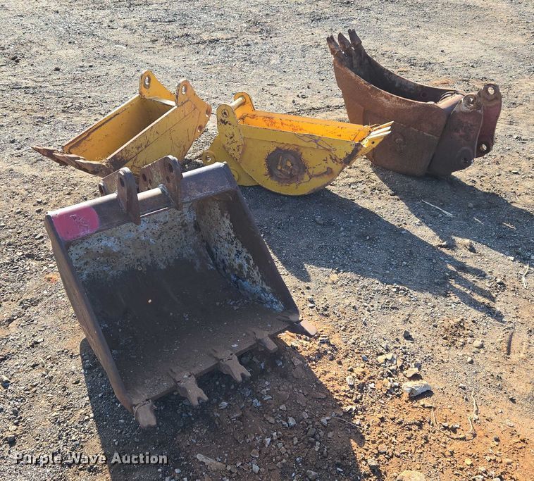image for item ET5353 (4) backhoe buckets