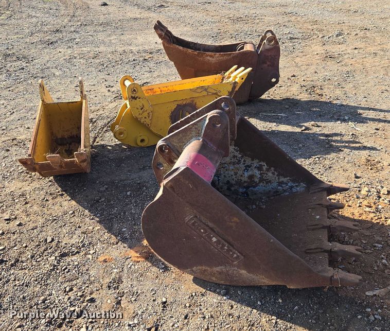 image for item ET5353 (4) backhoe buckets