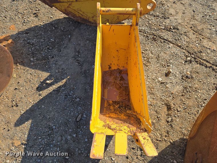 image for item ET5353 (4) backhoe buckets