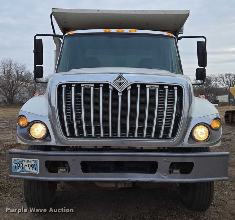 image for item ET5356 2008 International SF625 dump truck