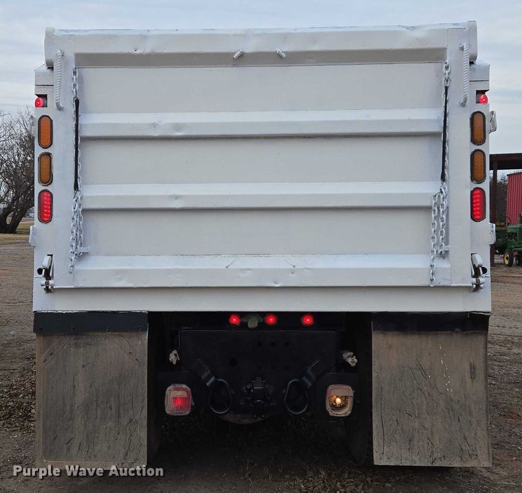 image for item ET5356 2008 International SF625 dump truck