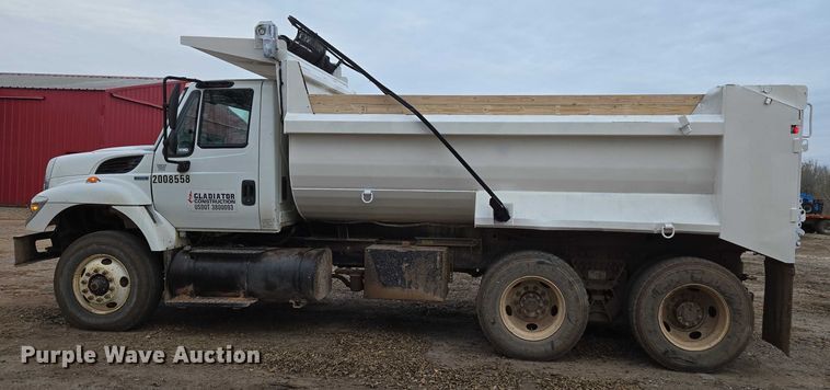 image for item ET5356 2008 International SF625 dump truck