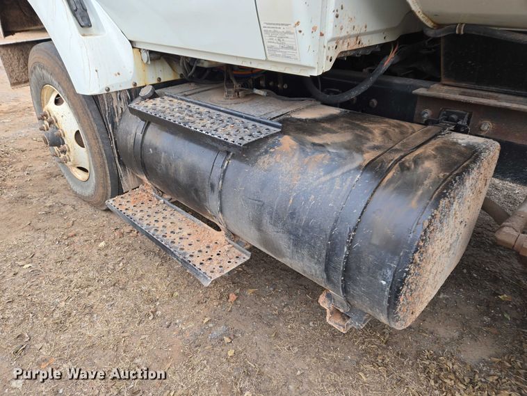 image for item ET5356 2008 International SF625 dump truck