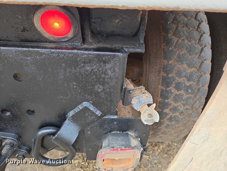 image for item ET5356 2008 International SF625 dump truck