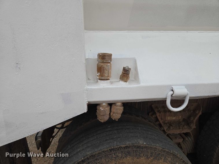 image for item ET5356 2008 International SF625 dump truck