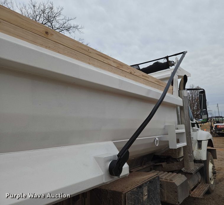 image for item ET5356 2008 International SF625 dump truck