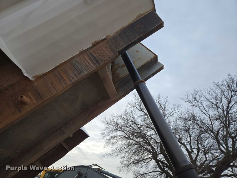 image for item ET5356 2008 International SF625 dump truck