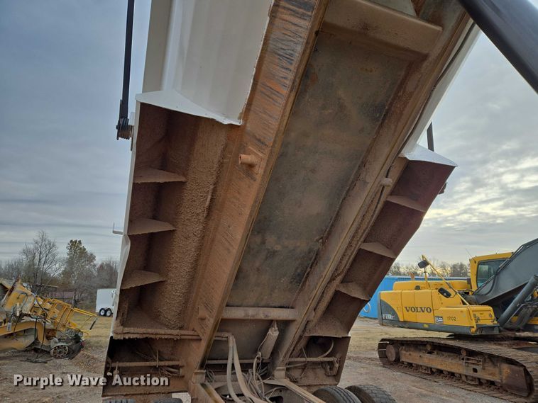 image for item ET5356 2008 International SF625 dump truck