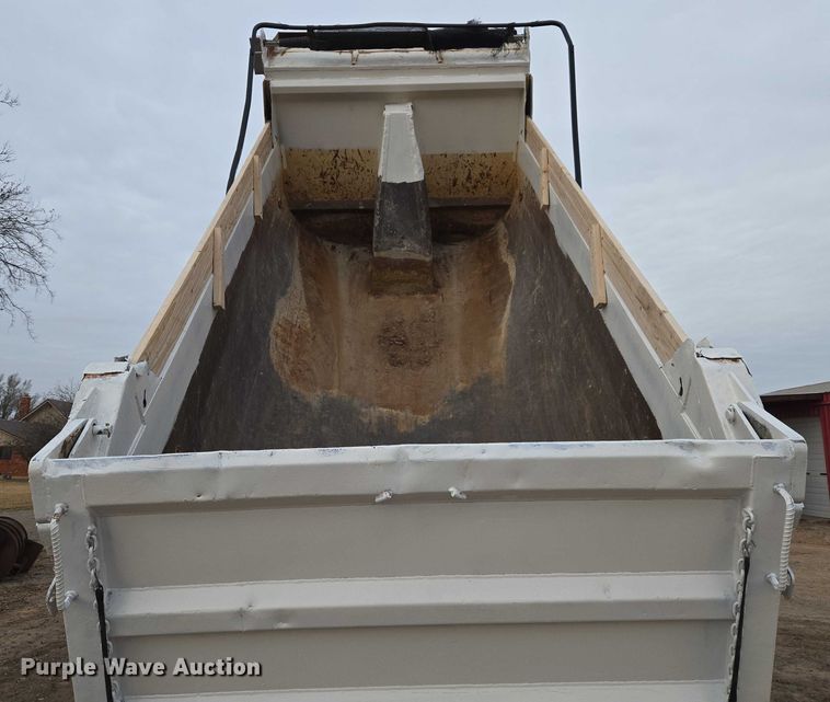 image for item ET5356 2008 International SF625 dump truck