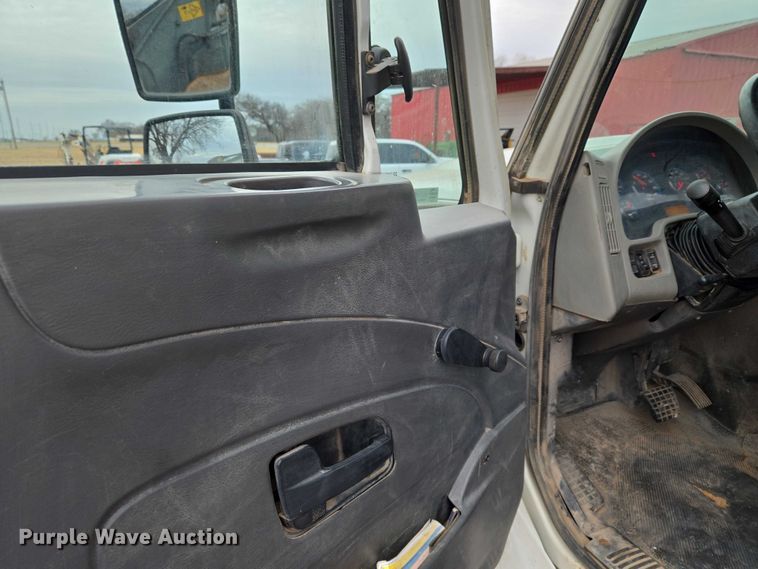 image for item ET5356 2008 International SF625 dump truck